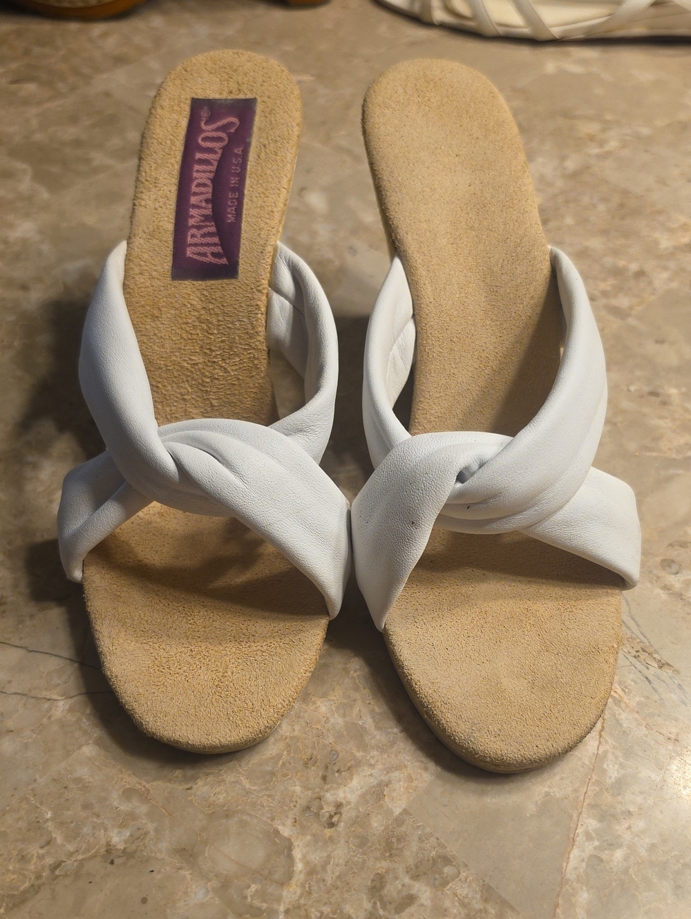 Armadillos Vintage White Twisted Strap Slip-On Mules